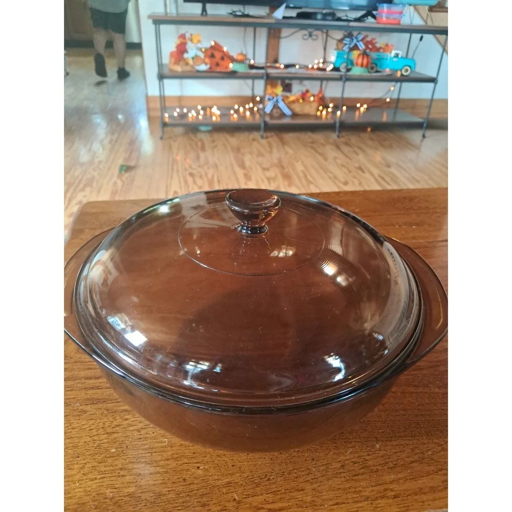 Vintage PYREX Amber  2-QT Bowl Round Casserole Dish with Lid